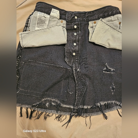 Levi's Skirt - Picture 4 of 5